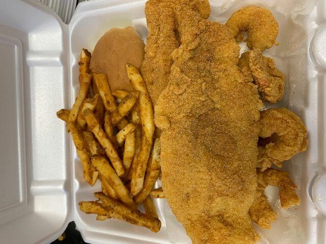 15 Fried Shrimp w- Fries & Bis